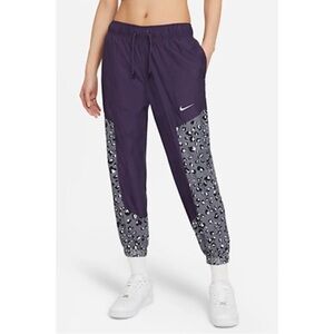 Nike Women's Purple and Gray Patterned Joggers
